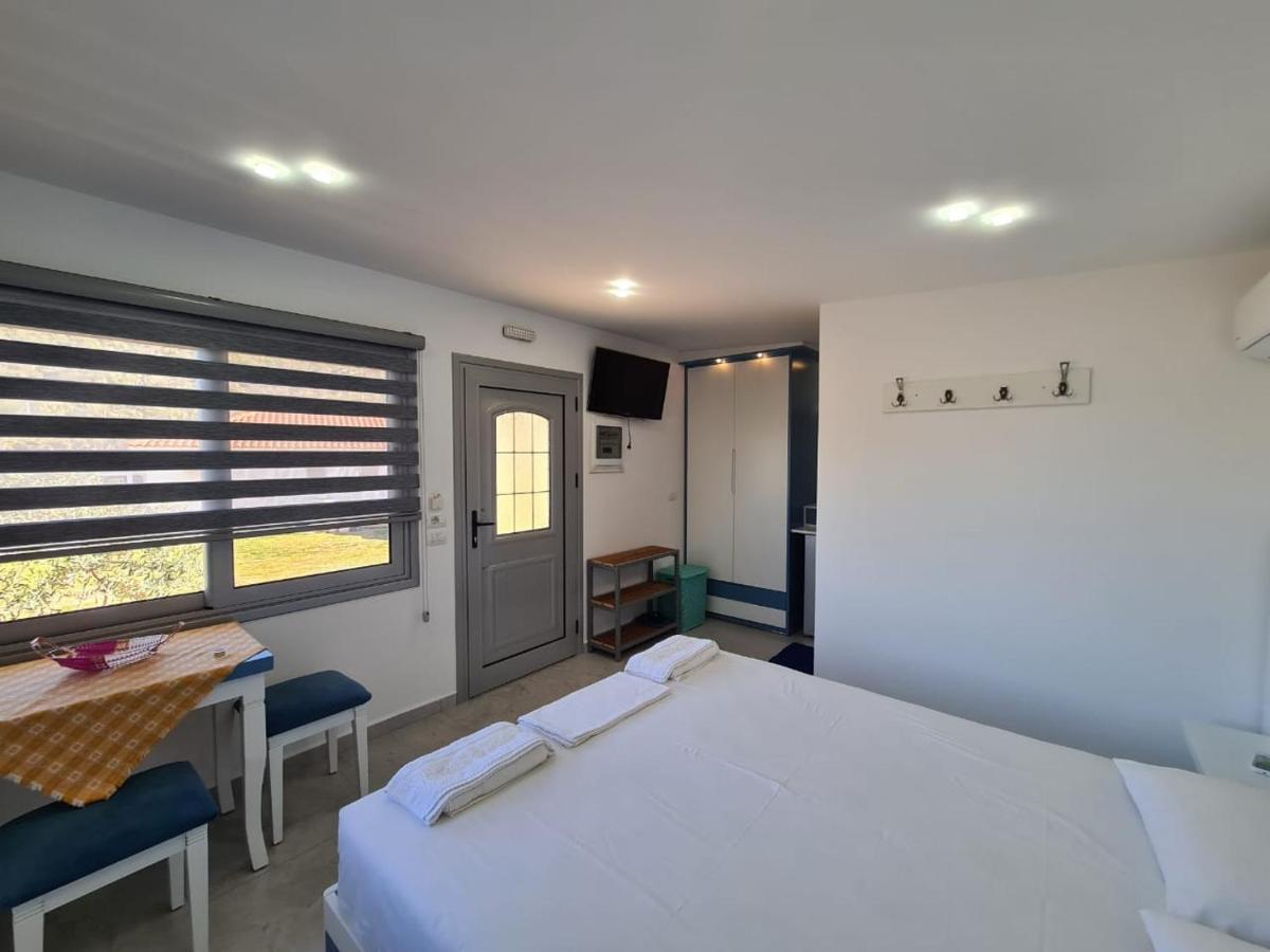 Martini Vacation Home Саранда Екстер'єр фото