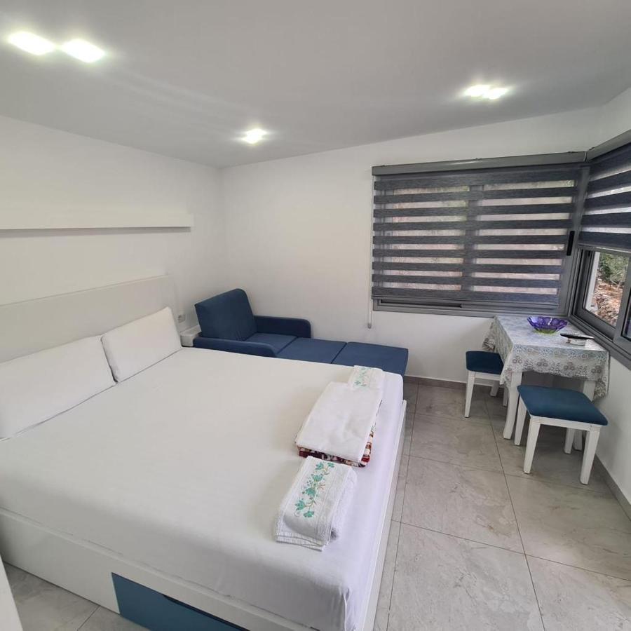 Martini Vacation Home Саранда Екстер'єр фото